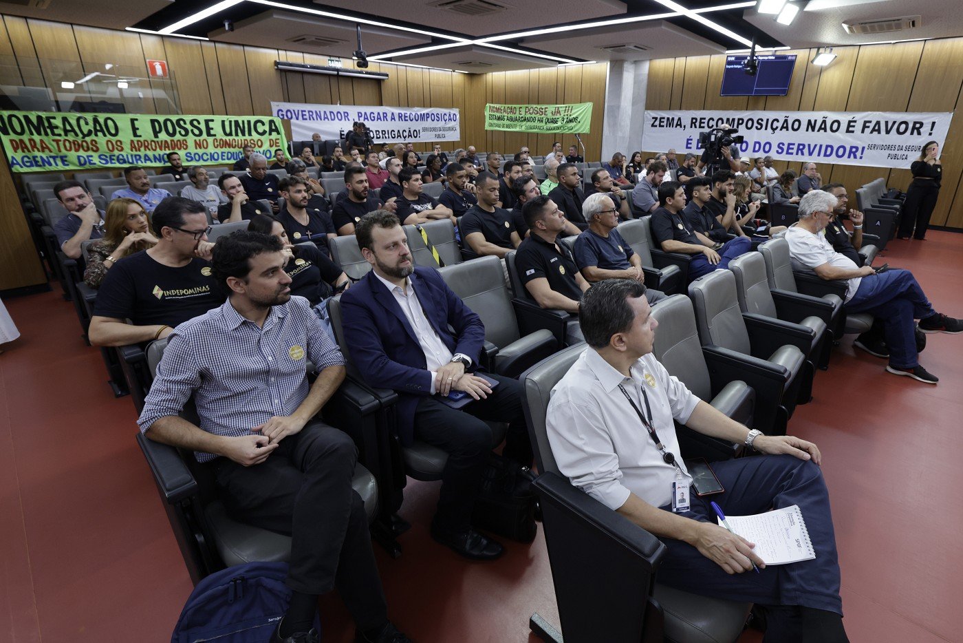Policiais prometem paralisação em luta por recomposição salarial 4 Policiais prometem paralisação em luta por recomposição salarial