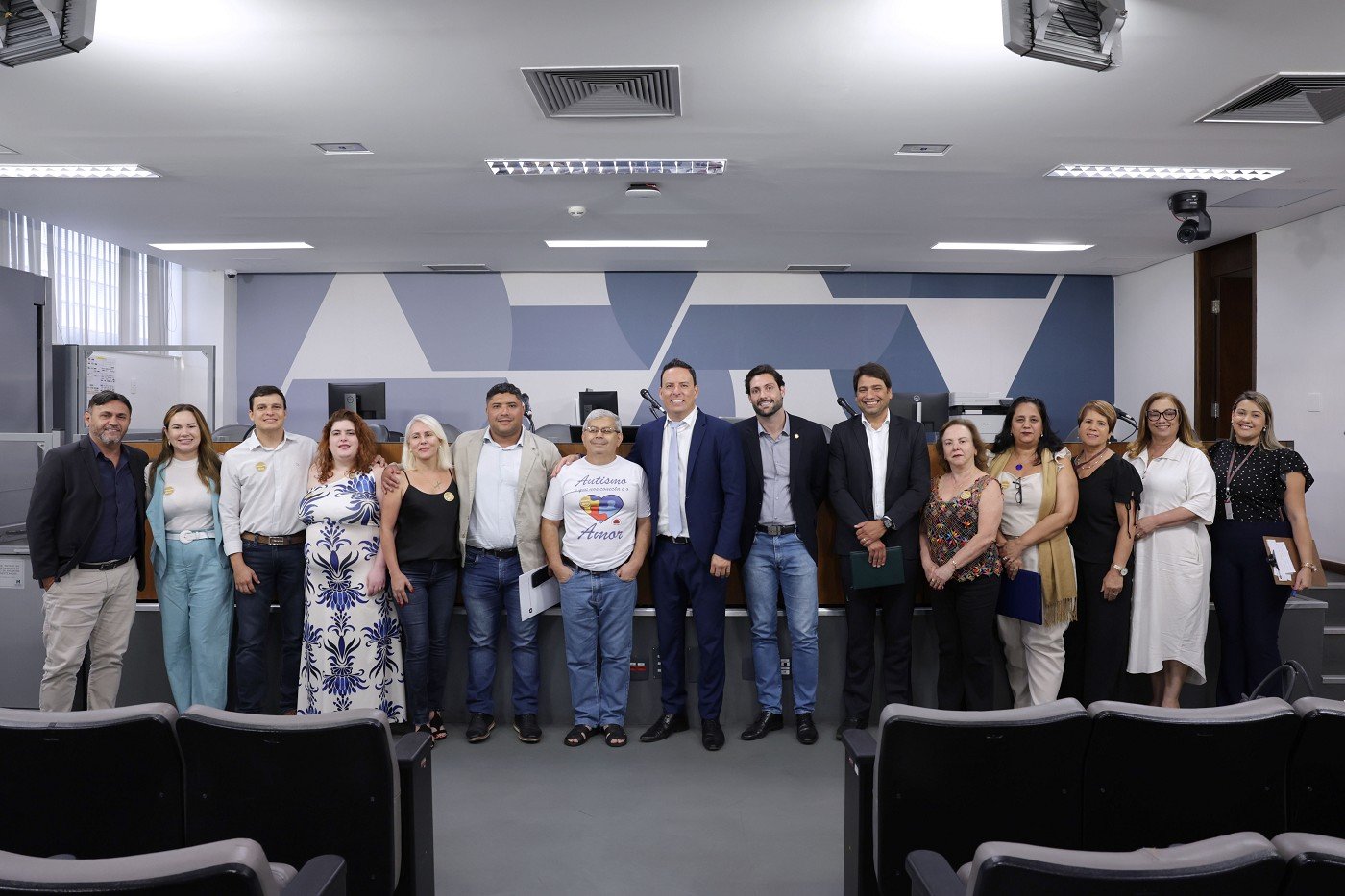 Considerando o despreparo da rede regular para receber estudantes com deficiência, profissionais defendem o aprimoramento das escolas