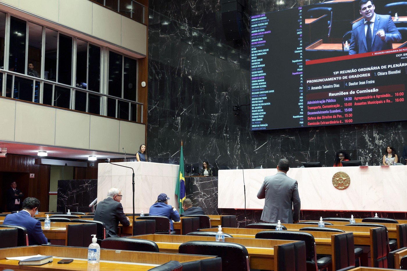 Enquanto deputados do PL defenderam anistia a Bolsonaro, deputados do PT criticaram a proposta