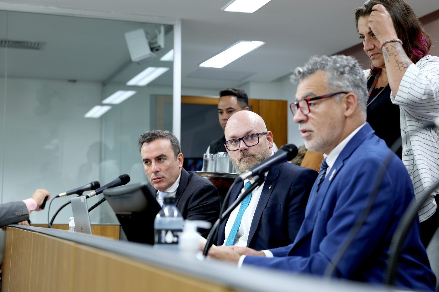 Eleitos presidentes de comissões especiais para análise de vetos 1 Depois de elegerem seus presidentes, as comissões especiais se reúnem nesta quinta-feira (20) para votar os pareceres sobre os vetos