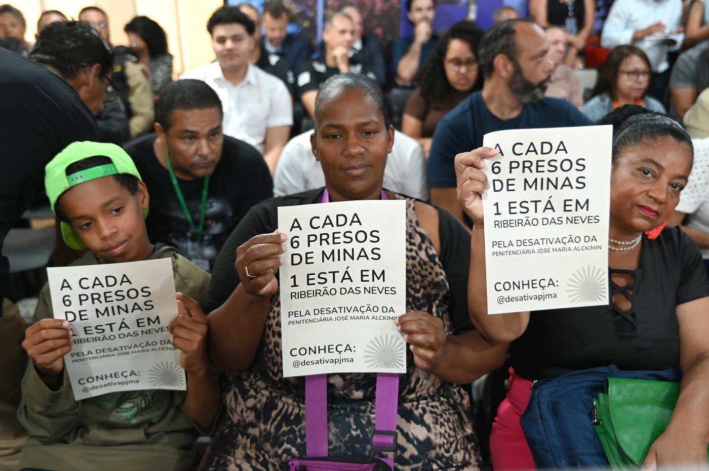 Audiência pública da ALMG aconteceu na Câmara Municipal de Ribeirão das Neves e foi acompanhada por moradores que reivindicaram fechamento