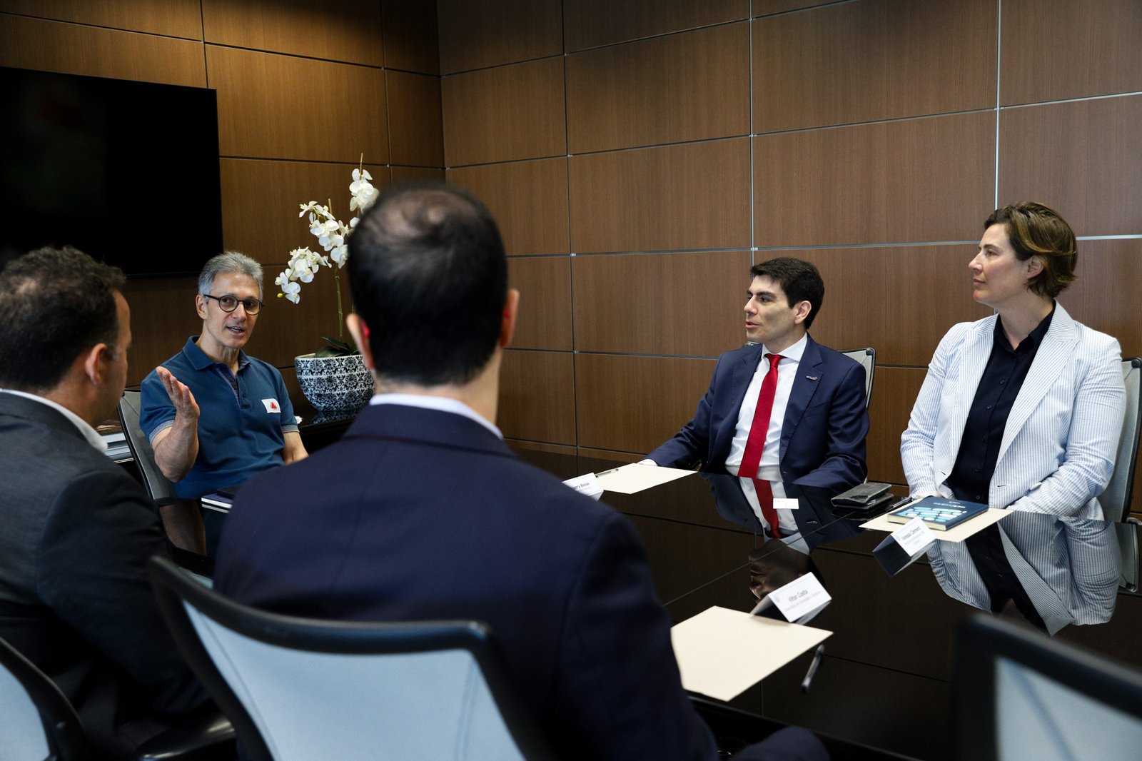 Governador se reúne com representantes da concessionária responsável pela gestão da Rota dos Cristais, na BR-040