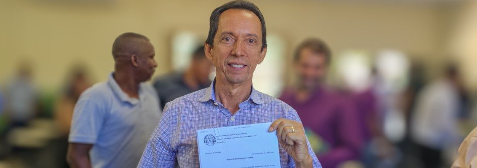 Com mais 102 títulos de regularização fundiária entregues, Governo de Minas garante direitos a agricultores do Jaíba 1 Mais 102 títulos de regularização fundiária foram entregues nesta quinta-feira (13/3), em solenidade no município de Jaíba, no Norte