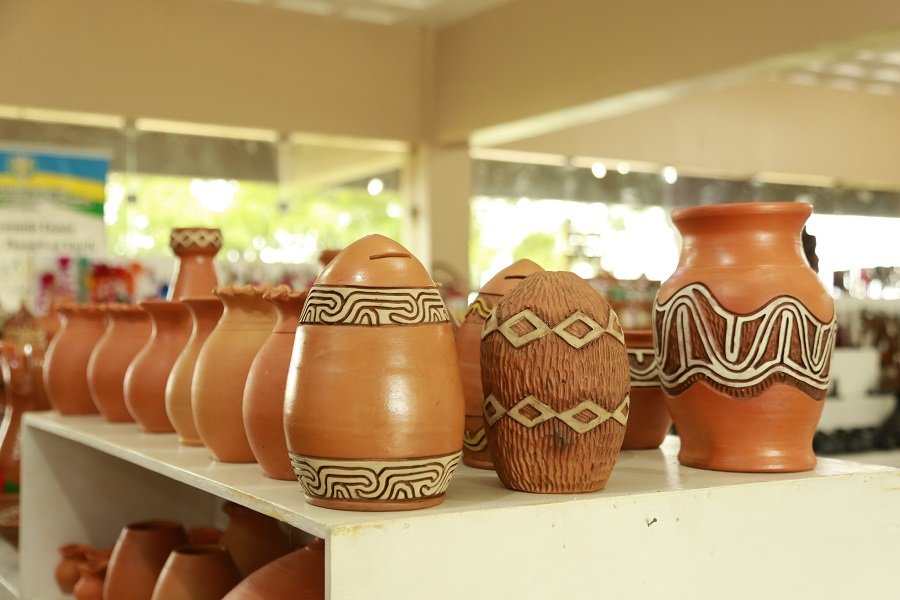Instituto de Desenvolvimento do Norte e Nordeste de Minas Gerais viabiliza participação de artesãos em feiras e exposições