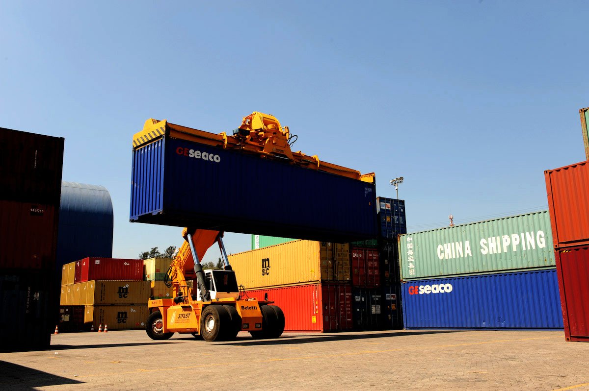 As exportações mineiras totalizaram US$ 2,9 bilhões em fevereiro deste ano, com superávit de US$ 1,5 bilhão na balança comercial