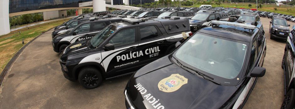Governo de Minas entrega 103 novas viaturas para reforçar a frota da Polícia Civil 1 O governador Romeu Zema participou, nesta segunda-feira (17/3), na Cidade Administrativa, em Belo Horizonte da entrega de 103 novas