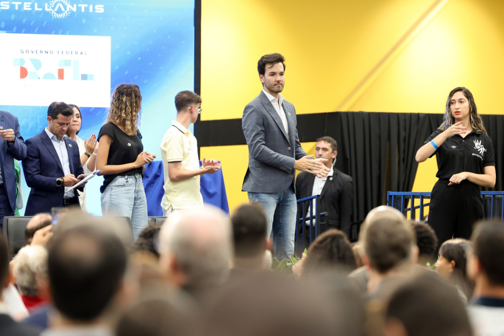 Novo centro de produtos automotivos híbridos deve atrair milhões para o Estado 3 image 38