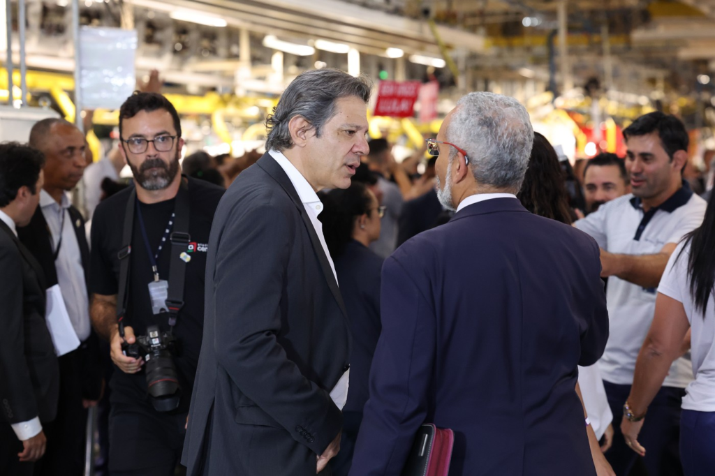 Novo centro de produtos automotivos híbridos deve atrair milhões para o Estado 18 image 44