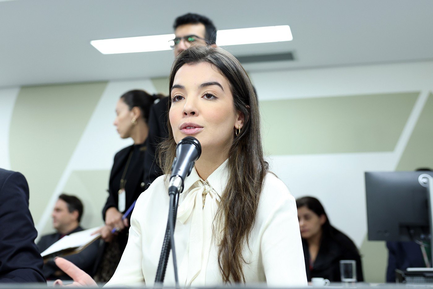 Comissão dá aval a projetos sobre direitos das mulheres