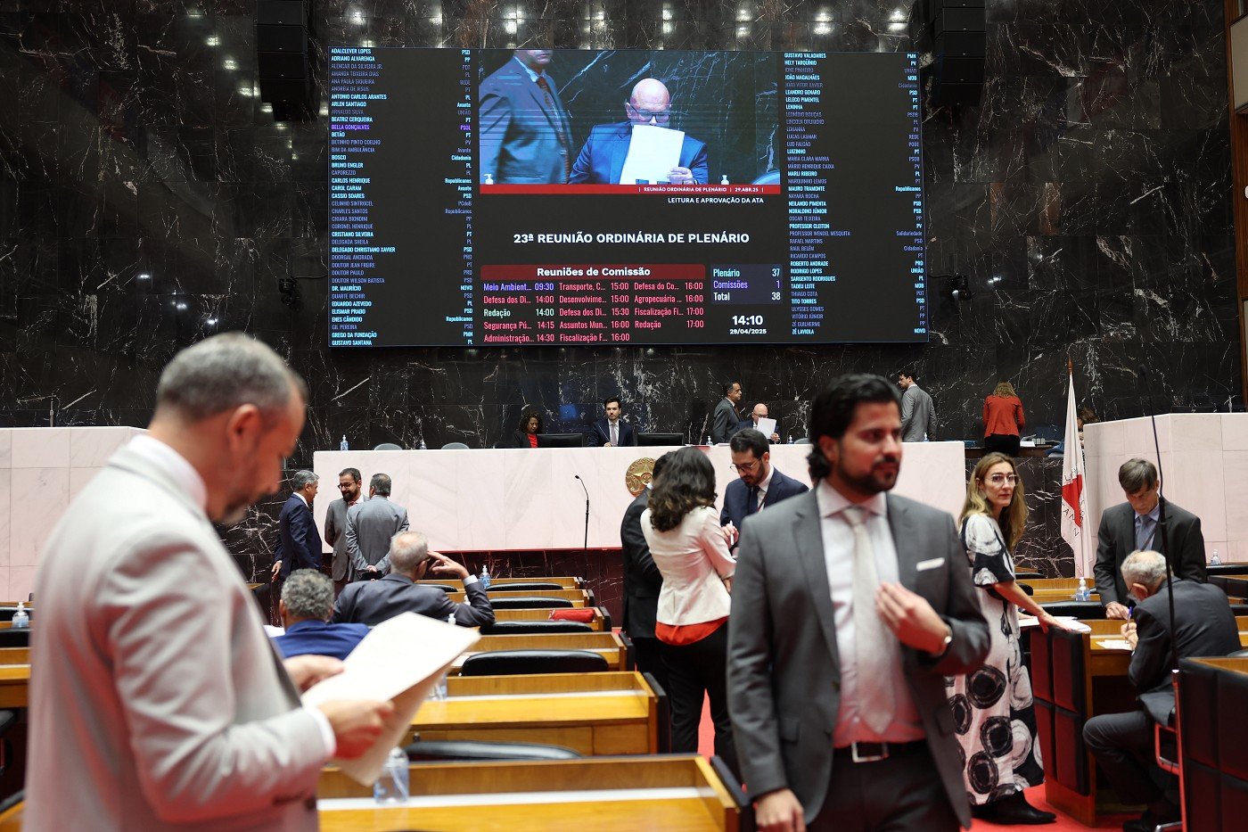 Assembleia aprova em definitivo projetos que beneficiam idosos e pessoas com necessidades especiais 1 Parlamentares aprovaram diversos projetos na Reunião Ordinária de Plenário desta terça