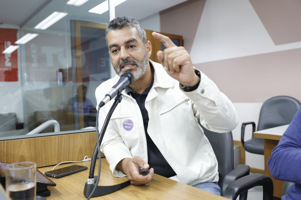 Participantes de reunião criticam municipalização do ensino em Manhuaçu 2 image 160