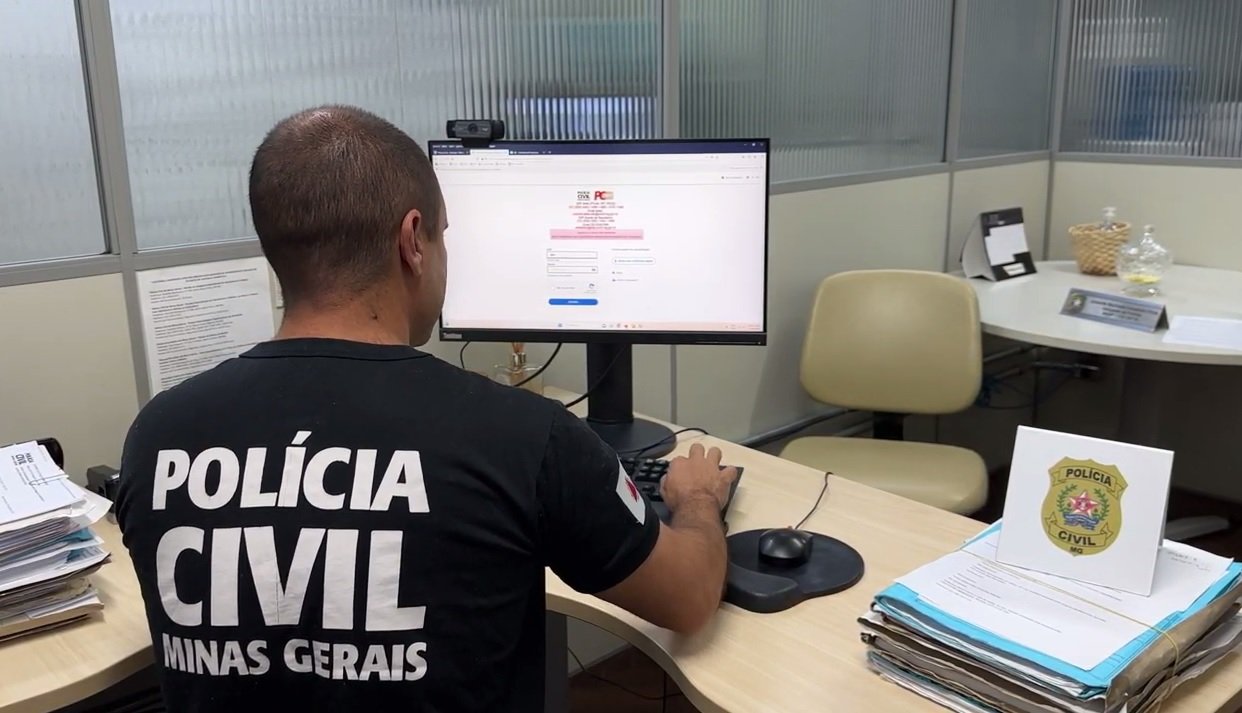 Novos procedimentos da Polícia Civil têm 100% de tramitação eletrônica em Minas Gerais 1 Para a viabilização completa do projeto, o acervo em papel da Polícia Civil está sendo digitalizado, por meio de uma parceria com