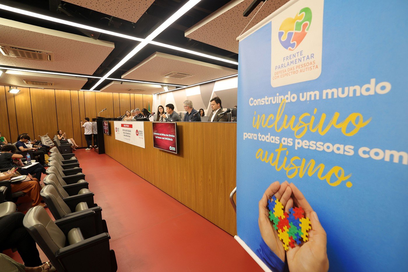 As leis publicadas visam ajudar na comunicação e diminuir os incômodos com sinais sonoros - Arquivo ALMG