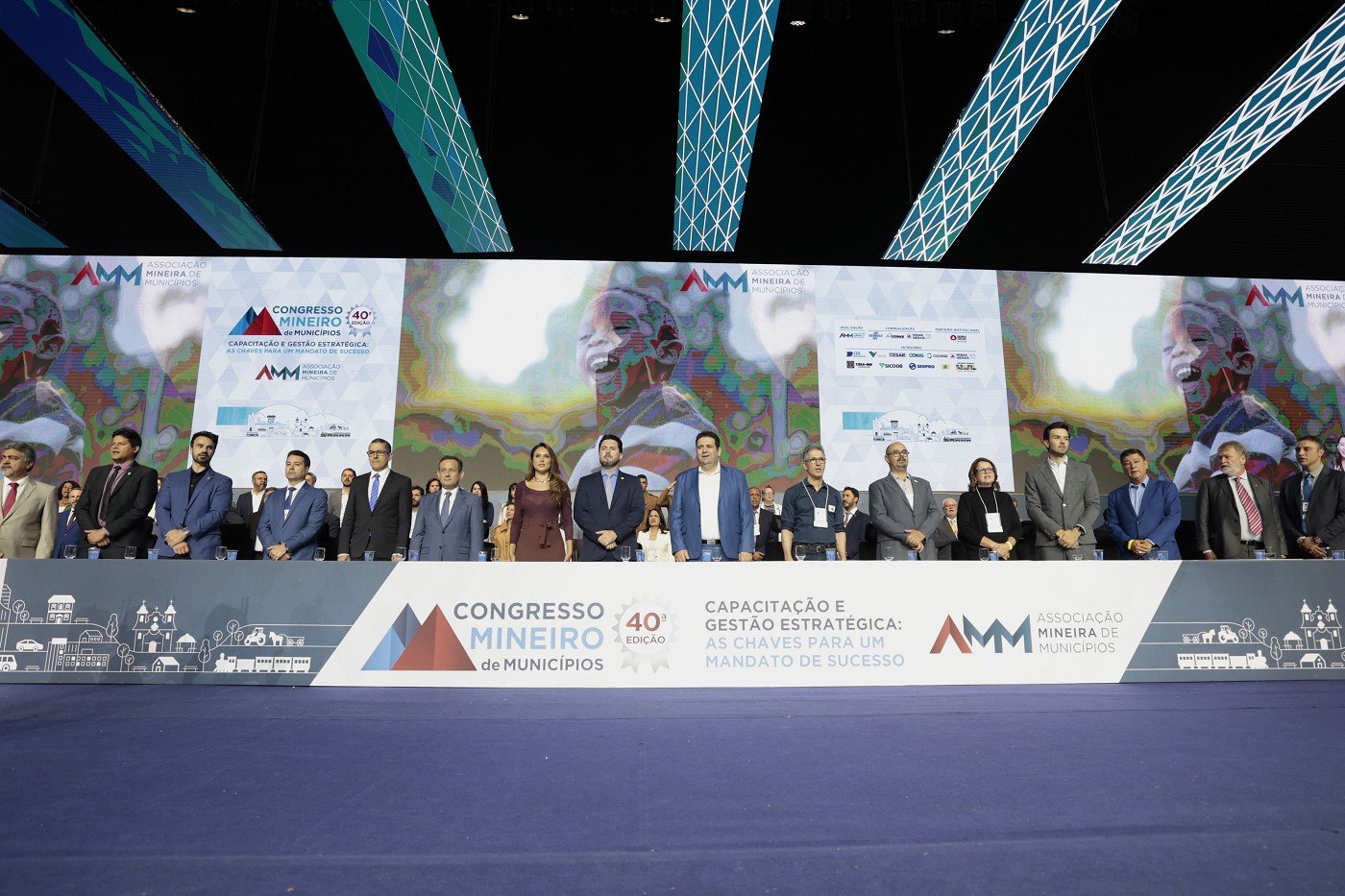 Presidente da ALMG prestigia posse da nova diretoria da AMM