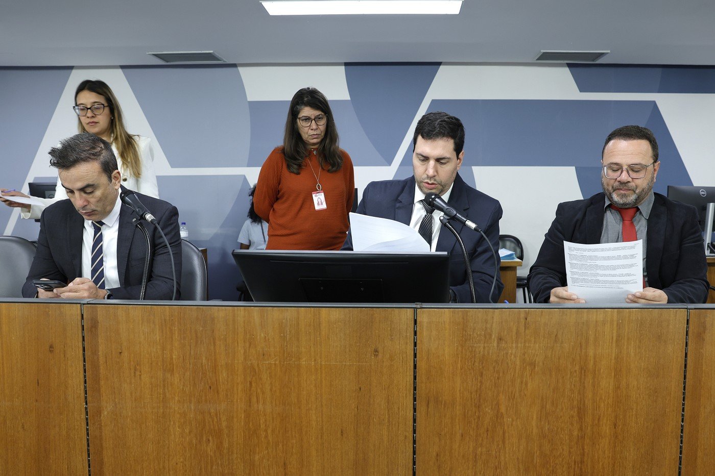 Desenvolvimento Econômico e Meio Ambiente aprovam planos de trabalho 1 O Tema em Foco da Comissão de Meio Ambiente aborda a segurança na mineração e a degradação da Lagoa da Petrobras