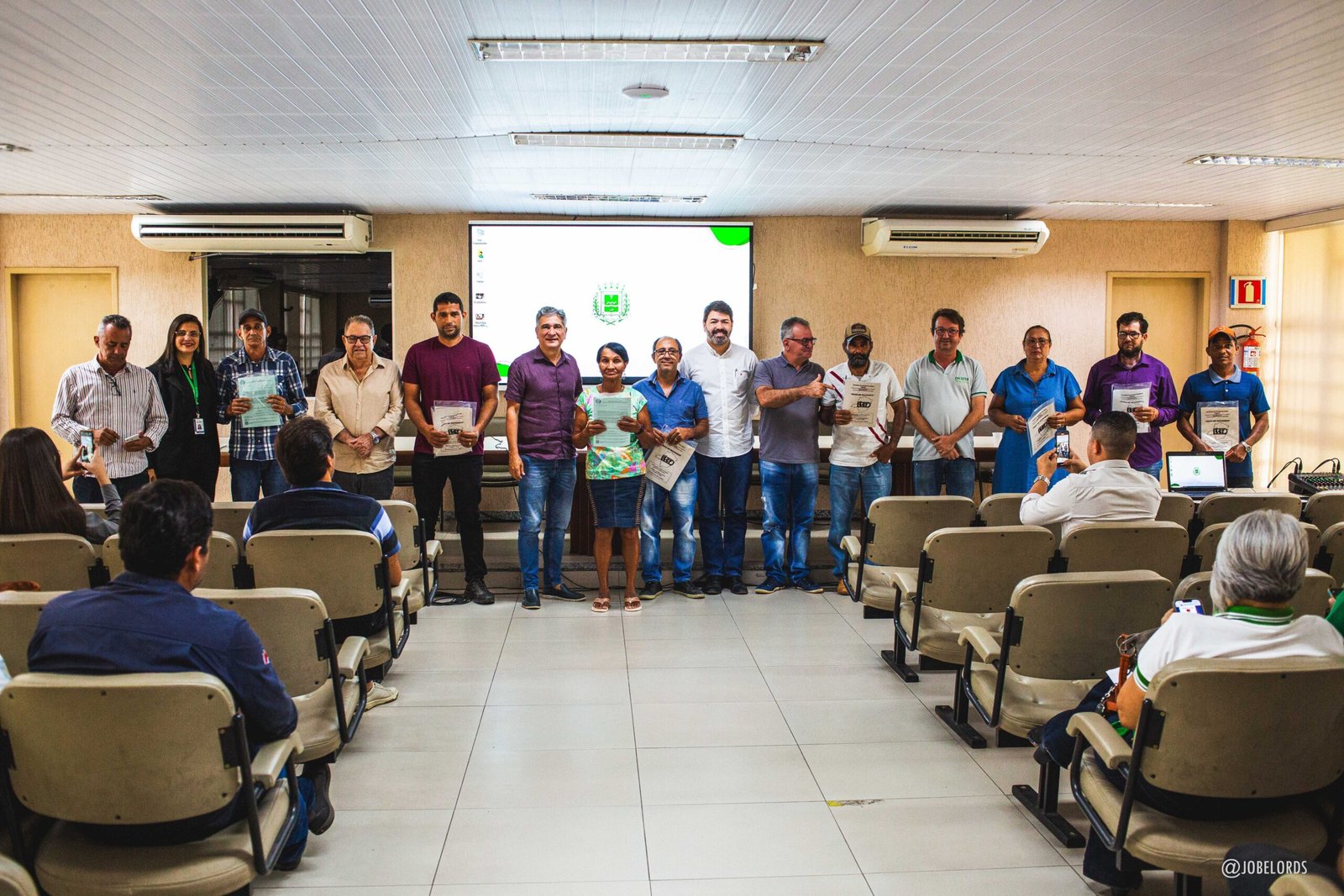 Dignidade para produzir: Governo de Minas entrega títulos a produtores rurais em Governador Valadares 