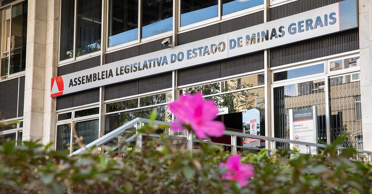 Comissão especial de indicações elege presidente e vice