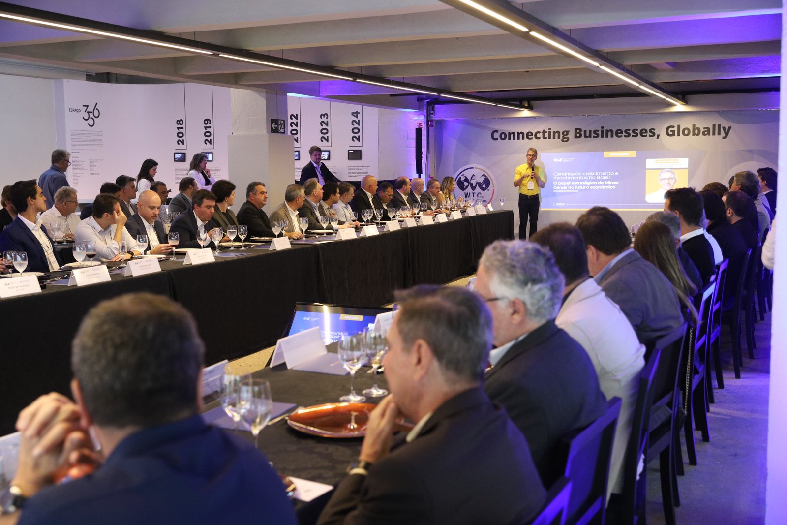 Governador apresenta avanços da economia mineira para líderes das maiores empresas do estado