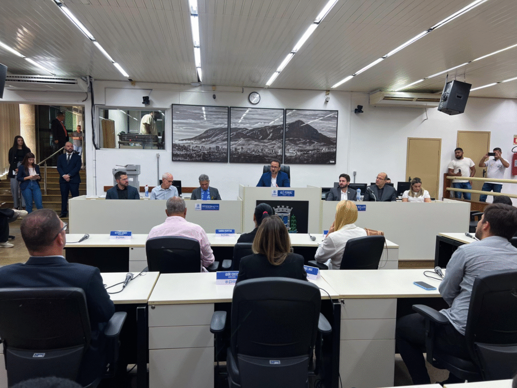 Valadares oficializa adesão ao programa ‘Cidades do Futuro’ em evento na Câmara Municipal 1 image 25