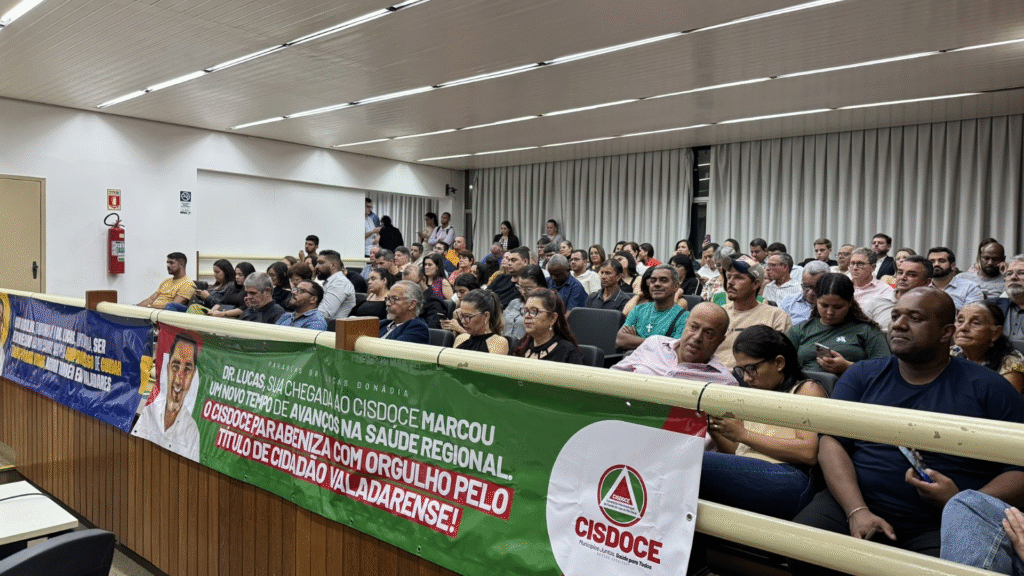 Câmara Municipal concede título de cidadão valadarense ao médico e professor Dr. Lucas Donadia 2 image 51