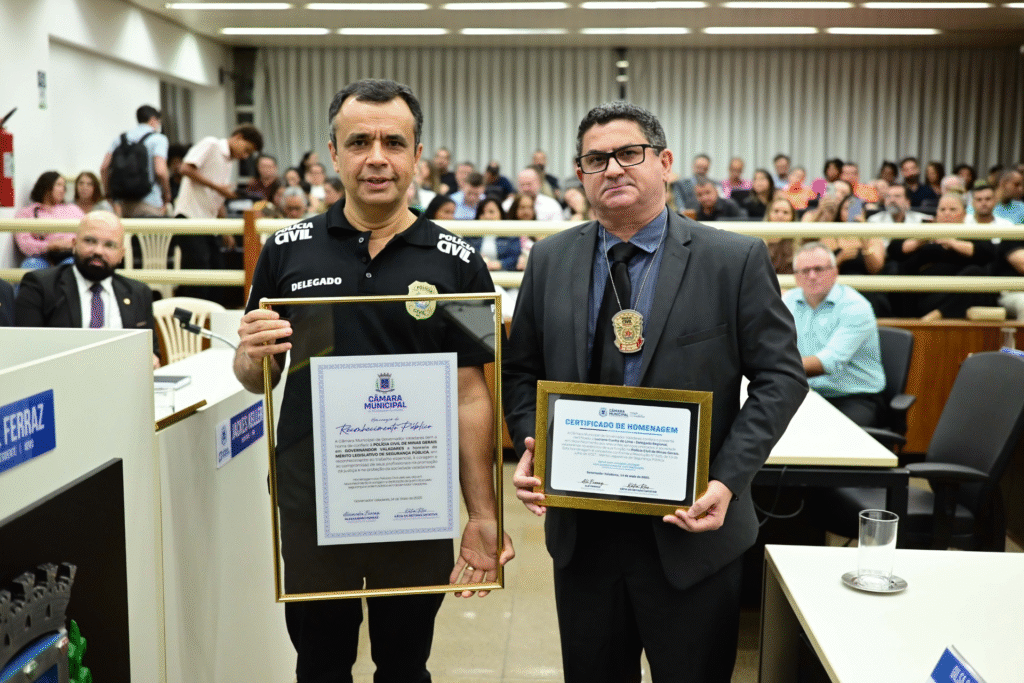 Policiais civis são homenageados na Câmara de Valadares 3 image 82