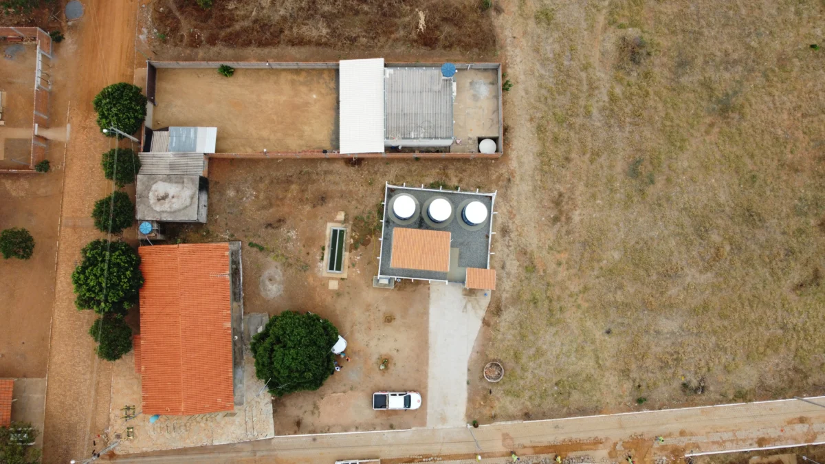Minas Gerais conclui obras de dessalinização e leva água potável a 28 mil pessoas no semiárido 1 As intervenções ocorreram em 26 municípios localizados em uma das regiões mais atingidas pela seca no estado