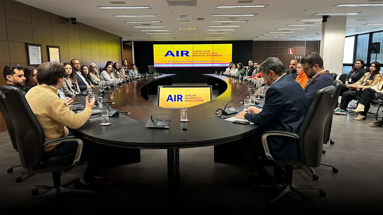 Governo de Minas realiza primeiro encontro de rede de pontos focais da metodologia de Análise de Impacto Regulatório 1 Durante a abertura do encontro, o secretário adjunto de Estado de Governo, Juliano Fisicaro, parabenizou o trabalho dos pontos focais