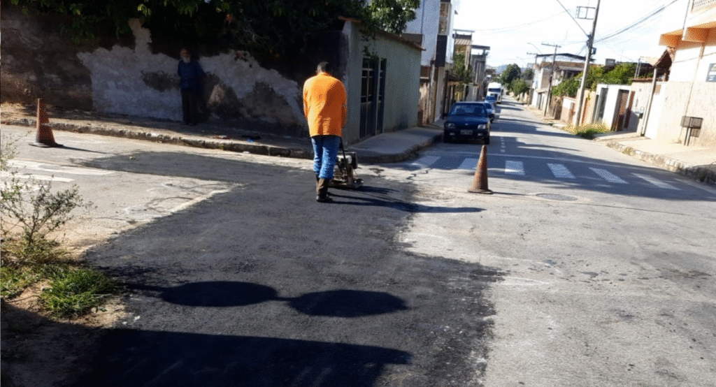 Operação Tapa-Buracos aplica mais de 270 toneladas de asfalto em Ipatinga no último mês 3 image 327