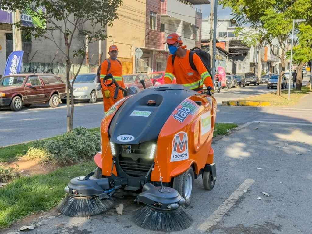 Prefeitura de Ipatinga inicia projeto-piloto com varredeira elétrica no Parque Ipanema 2 17516181842391581029272502904449