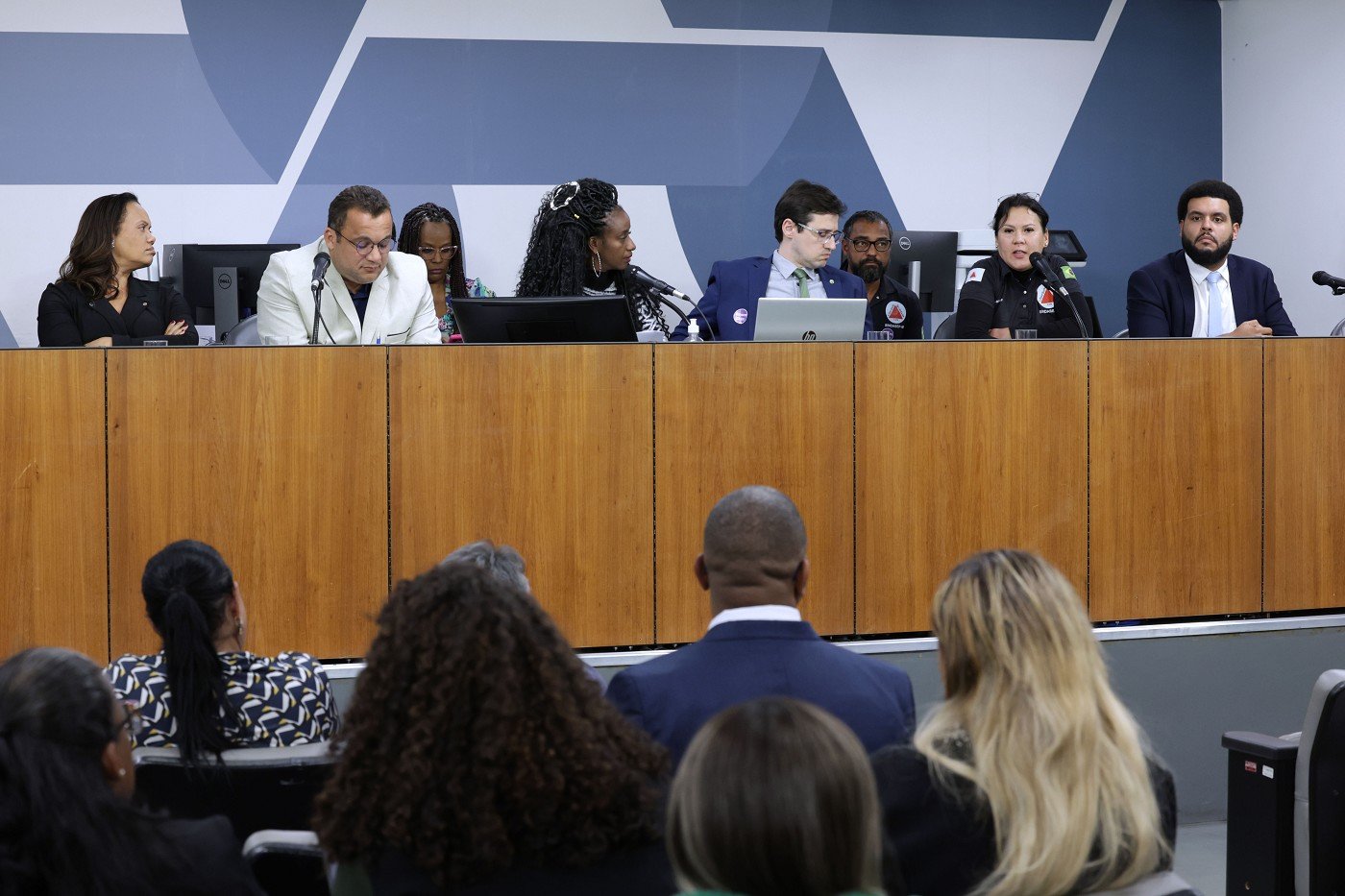Mortes em presídio de Neves escancaram superlotação e falta de estrutura 1 Durante a audiência pública, foram muitos os relatos de práticas de violência e de negligência no presídio de Ribeirão das Neves