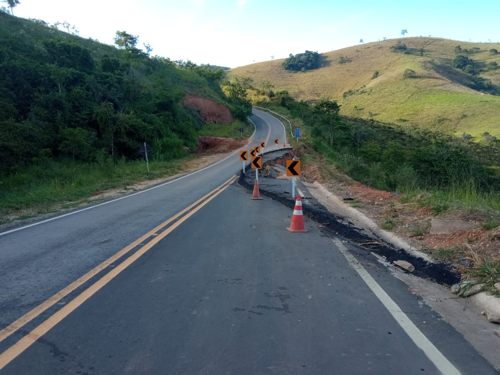 O DER-MG interditará, a partir das 17h30 desta quinta-feira (24/7), o km 5 da rodovia AMG-0520, na Zona da Mata, nos dois sentidos,