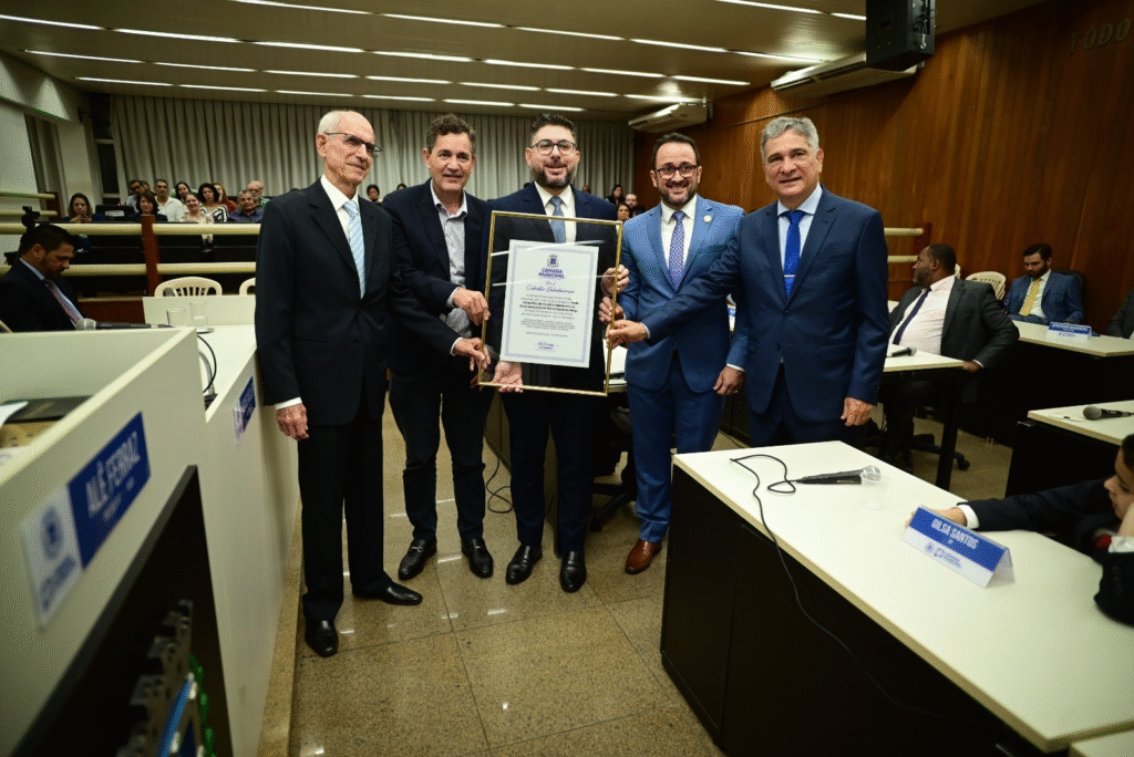 Câmara Municipal entrega Título de Cidadão Valadarense a personalidades do meio jurídico 2 image 153