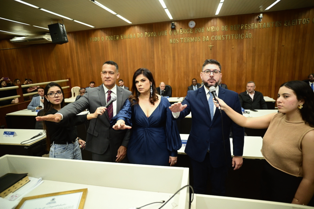 Câmara Municipal entrega Título de Cidadão Valadarense a personalidades do meio jurídico 3 image 154