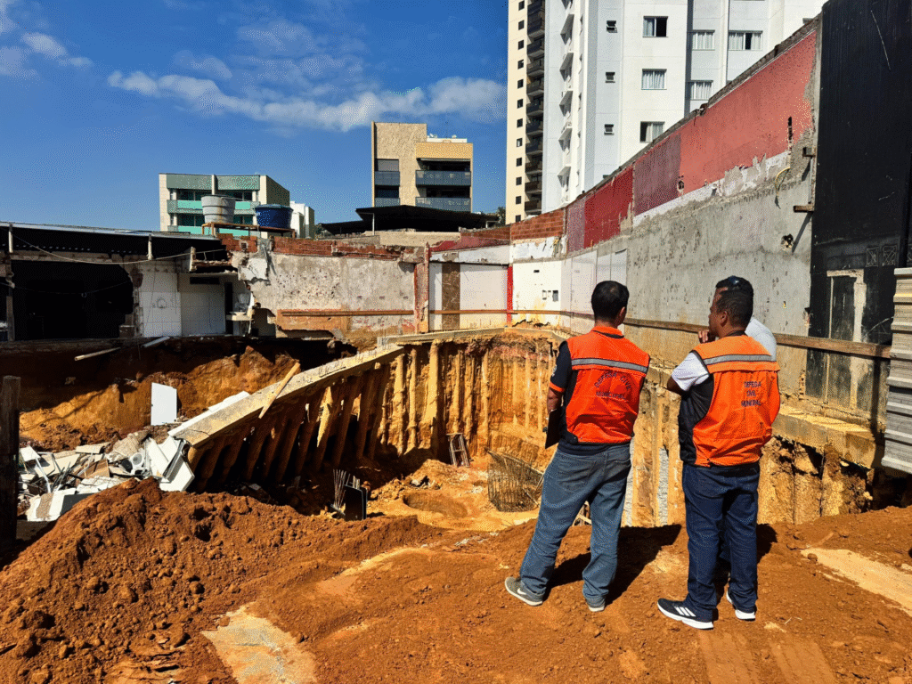 Defesa Civil de Ipatinga atua em ocorrência de desabamento no bairro Cidade Nobre 2 image 230