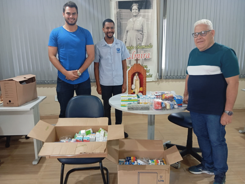 Curso de Farmácia da UNIVALE arrecada centenas de medicamentos para doar a instituições valadarenses 4 image 314