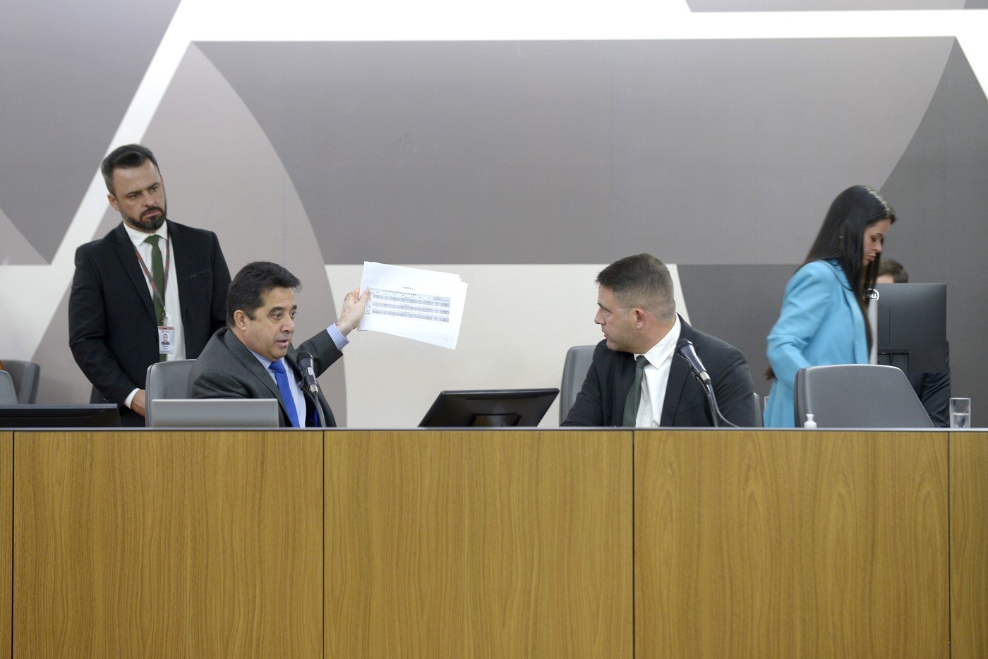 Sem secretários, comissão remarca audiência sobre desabastecimento de viaturas policiais