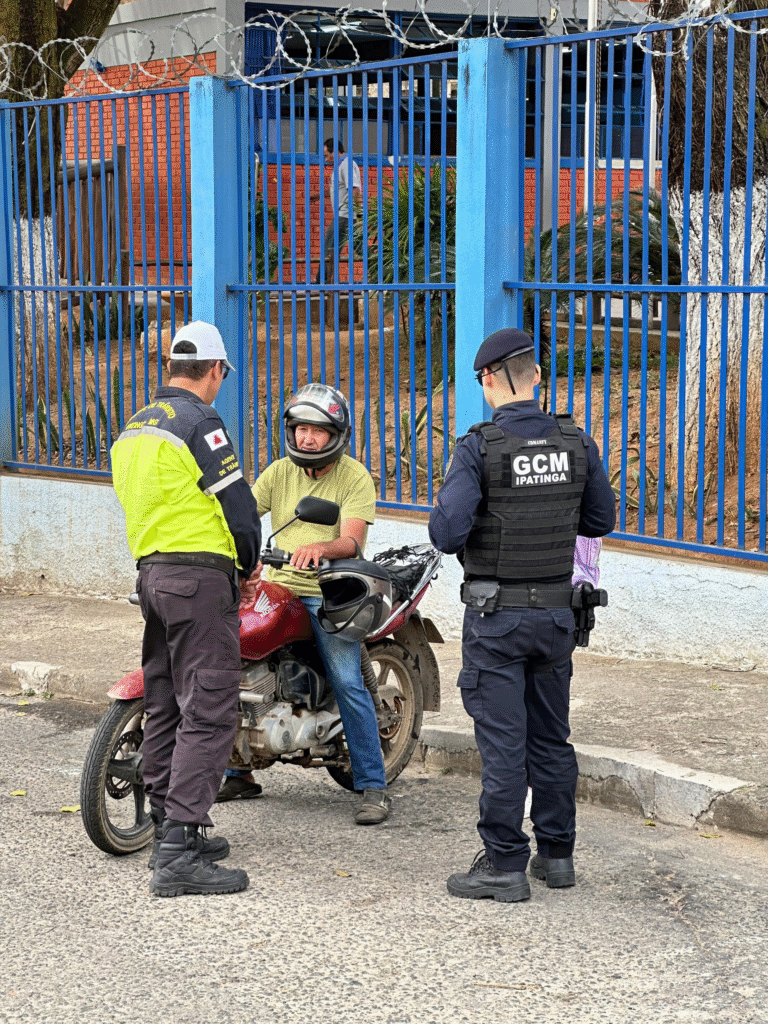 Ipatinga: Projeto Volta às Aulas com Segurança orienta motoristas sobre trânsito no entorno de escolas municipais 4 image 23