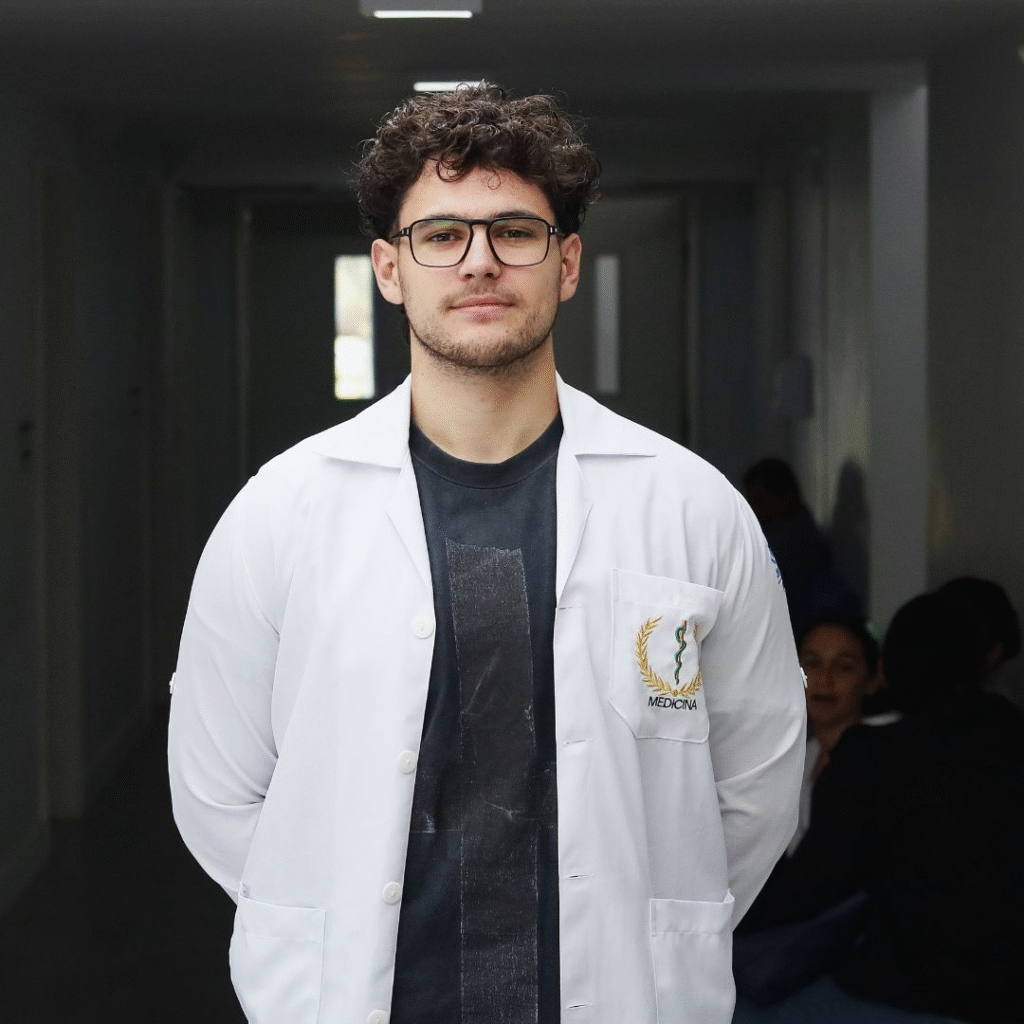 Intercâmbio: UNIVALE recebe estudante de Medicina da Romênia 2 image 316
