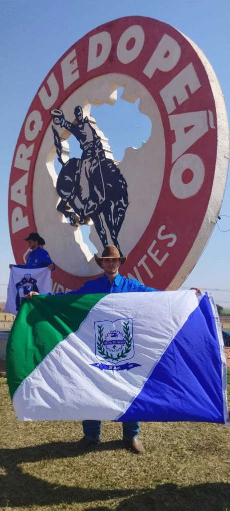 Representante de Santana do Paraíso chega a Barretos para disputar montaria em touros 1 image 325