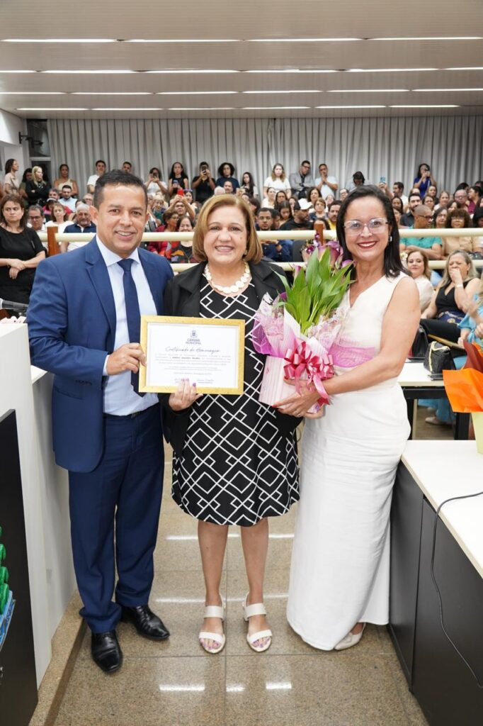 Psicólogas da UNIVALE recebem homenagem na Câmara Municipal 5 image 427