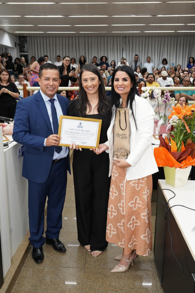 Psicólogas da UNIVALE recebem homenagem na Câmara Municipal 6 image 428