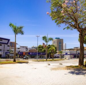 A revitalização da Praça do Emigrante, na Rua Sete de Setembro, segue a todo vapor