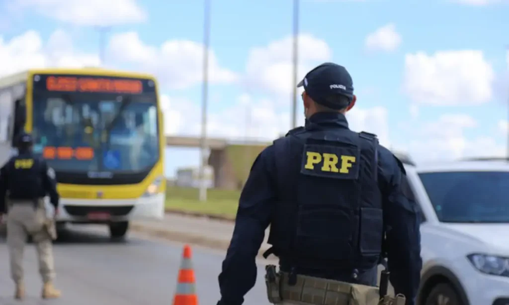 Em 2025, mais de 3,5 milhões de testes de alcoolemia foram aplicados pela PRF nas rodovias do país