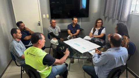 Com obras de esgoto na Av. Brasil, trânsito terá adaptações na volta às aulas do Colégio Presbiteriano