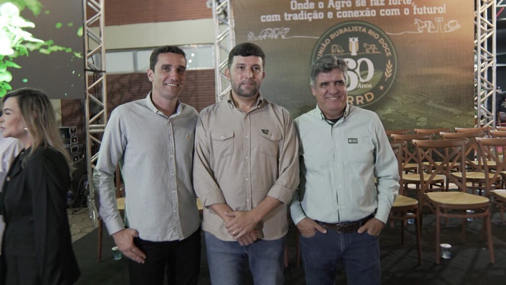 Edberto Rezende, Dr. Marcelo Teixeira e Luiz Ronilson Paiva, gerente regional do Sistema Faemg Senar em GV