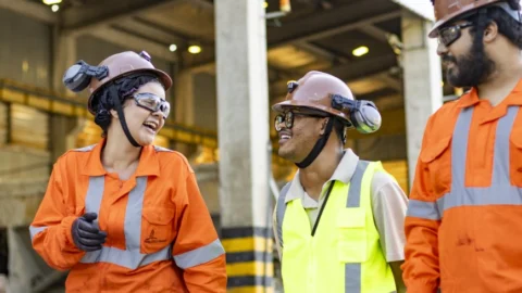 AngloGold Ashanti abre inscrições para Programa PRÓ+ voltado à qualificação de mulheres e pessoas com deficiência 