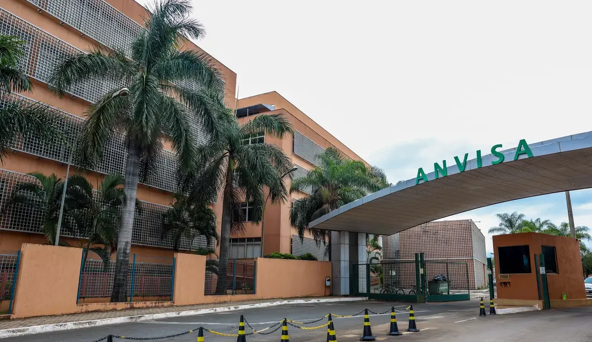 Anvisa proíbe fabricação e venda de 12 produtos de limpeza 1 0d7a5833