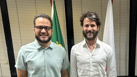 Marcelo Aro cumpre agenda em Governador Valadares ao lado do deputado Enes Candido 26 Marcelo Aro cumpre agenda em Governador Valadares ao lado do deputado Enes Candido