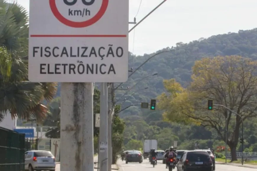 Radares aplicam mais de 75 mil multas em JF 1 Radares aplicam mais de 75 mil multas em JF