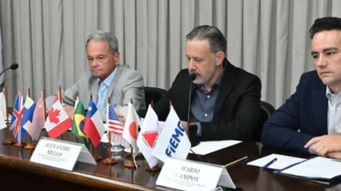 FIEMG debate minerais críticos e amplia diálogo sobre cooperação internacional 